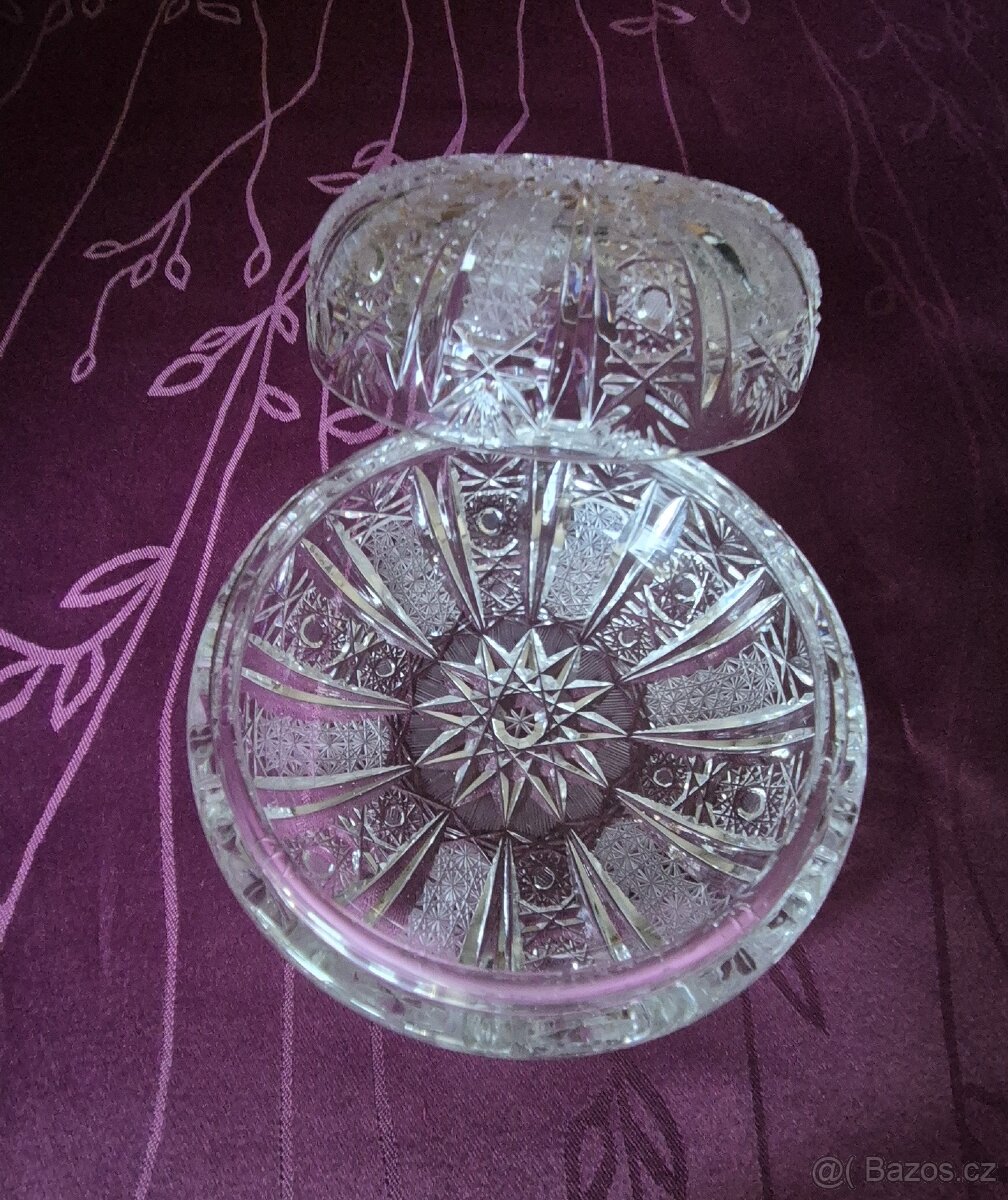 Broušená miska s víčkem - 8