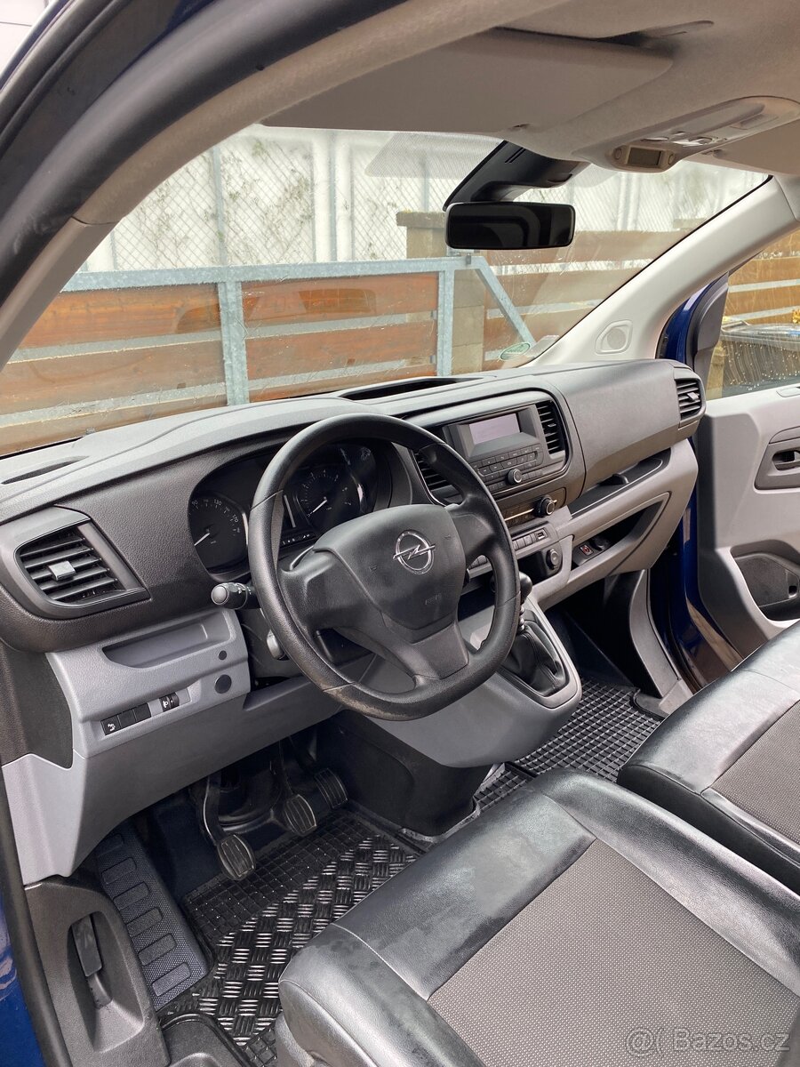 Opel Vivaro - 8