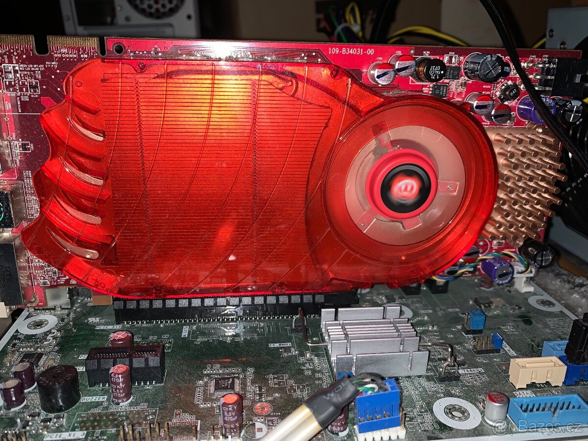 AMD ATI Radeon HD 3850 GDDR3 256bit - 8