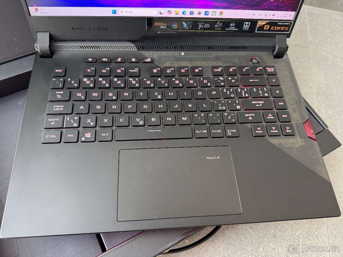 Herní notebook ASUS ROG - 8