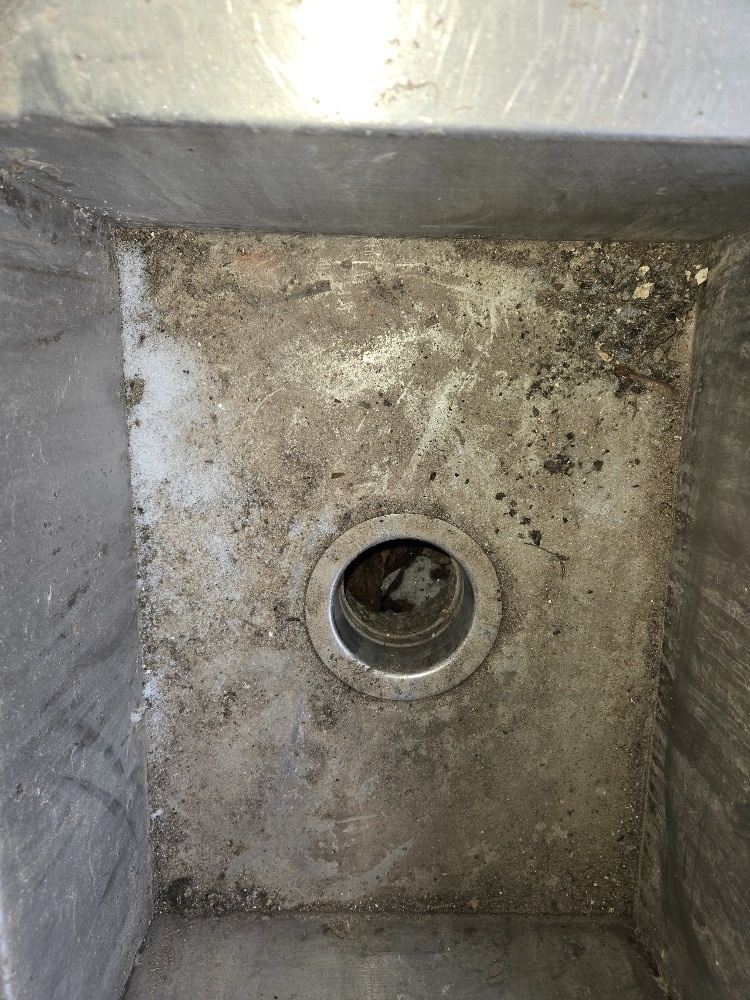 Profi stůl s elektrickým drtičem - 8