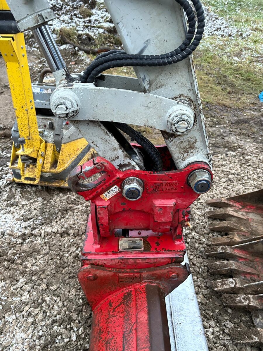 Prodám pásový bagr Takeuchi TB240 POWERTILT - 8