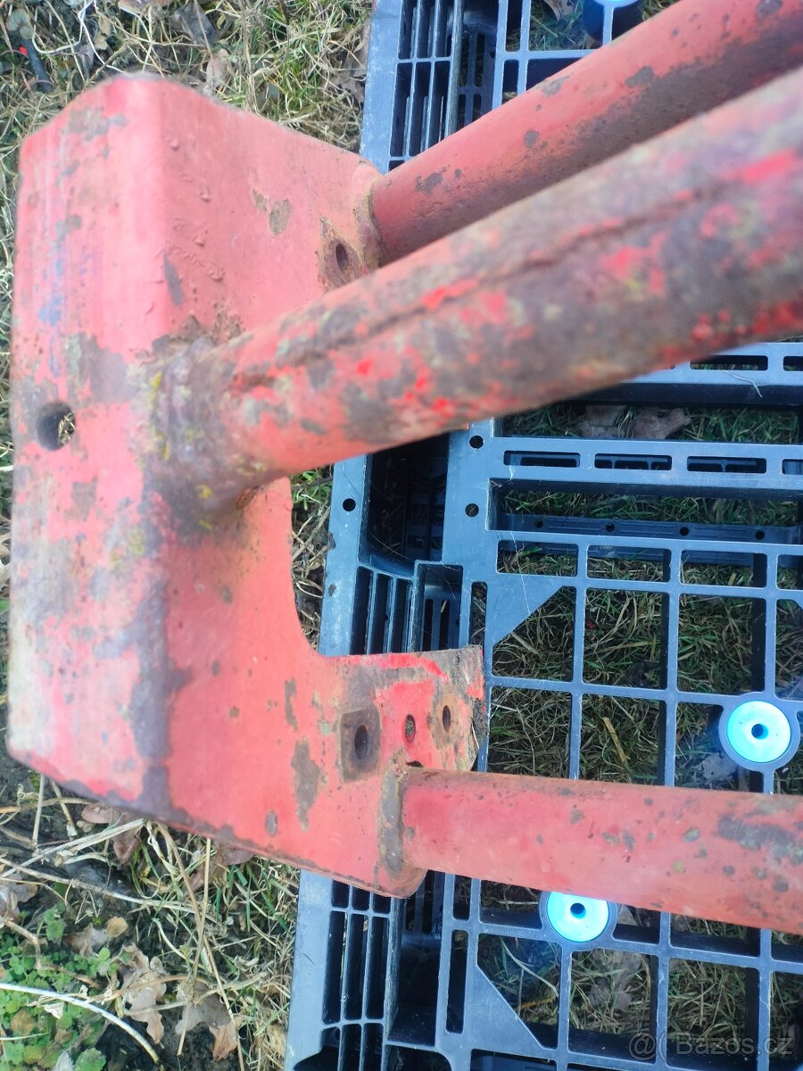 Prodám závěs ,kozu na obraceč sena EELLA TH 4 - 8