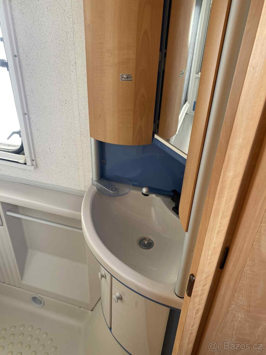 Burstner Ventana 440/ MOVER/ Francouzská postel - 8