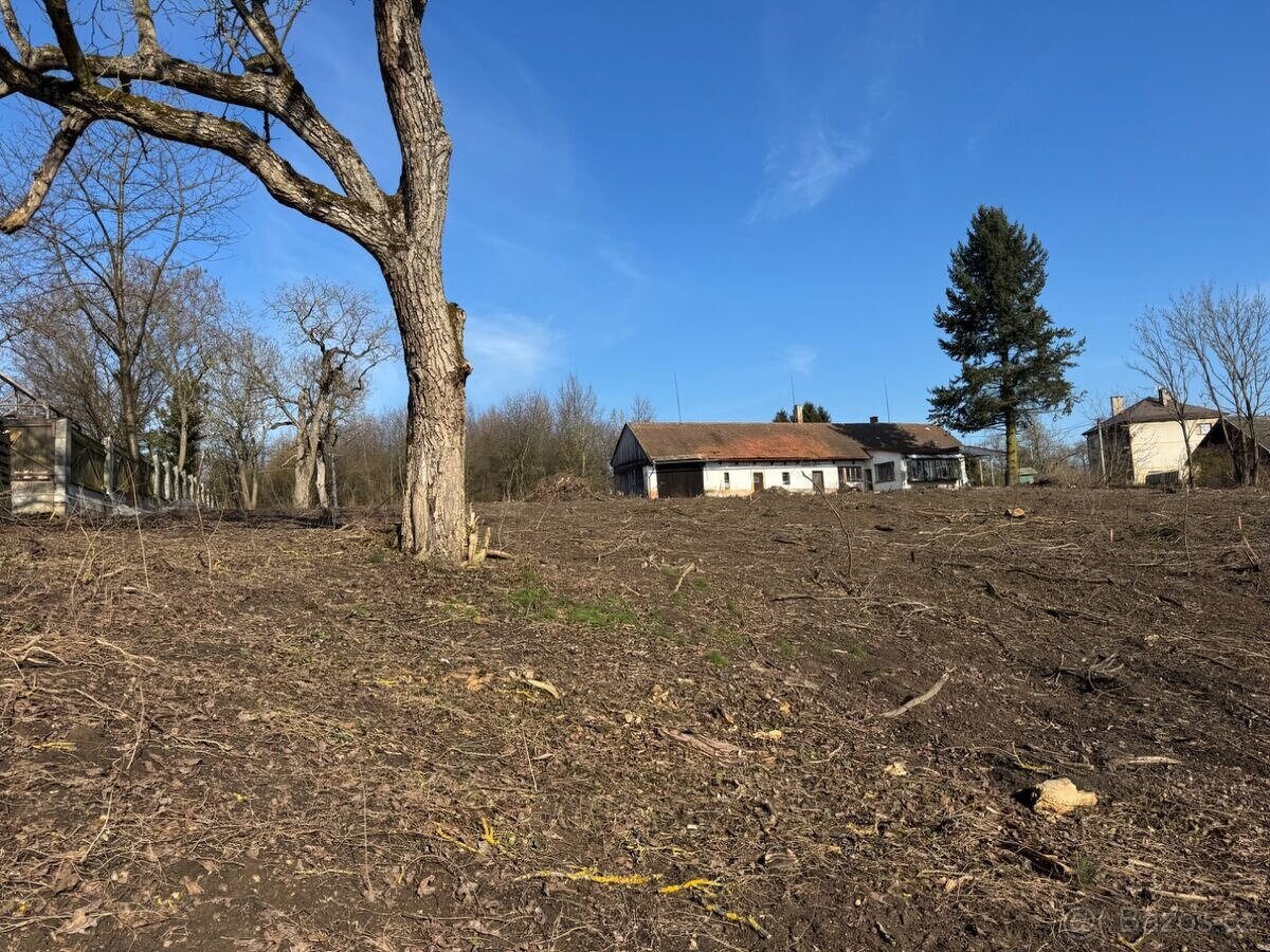Prodej 5 stavebních pozemků - 5266m2 - 8