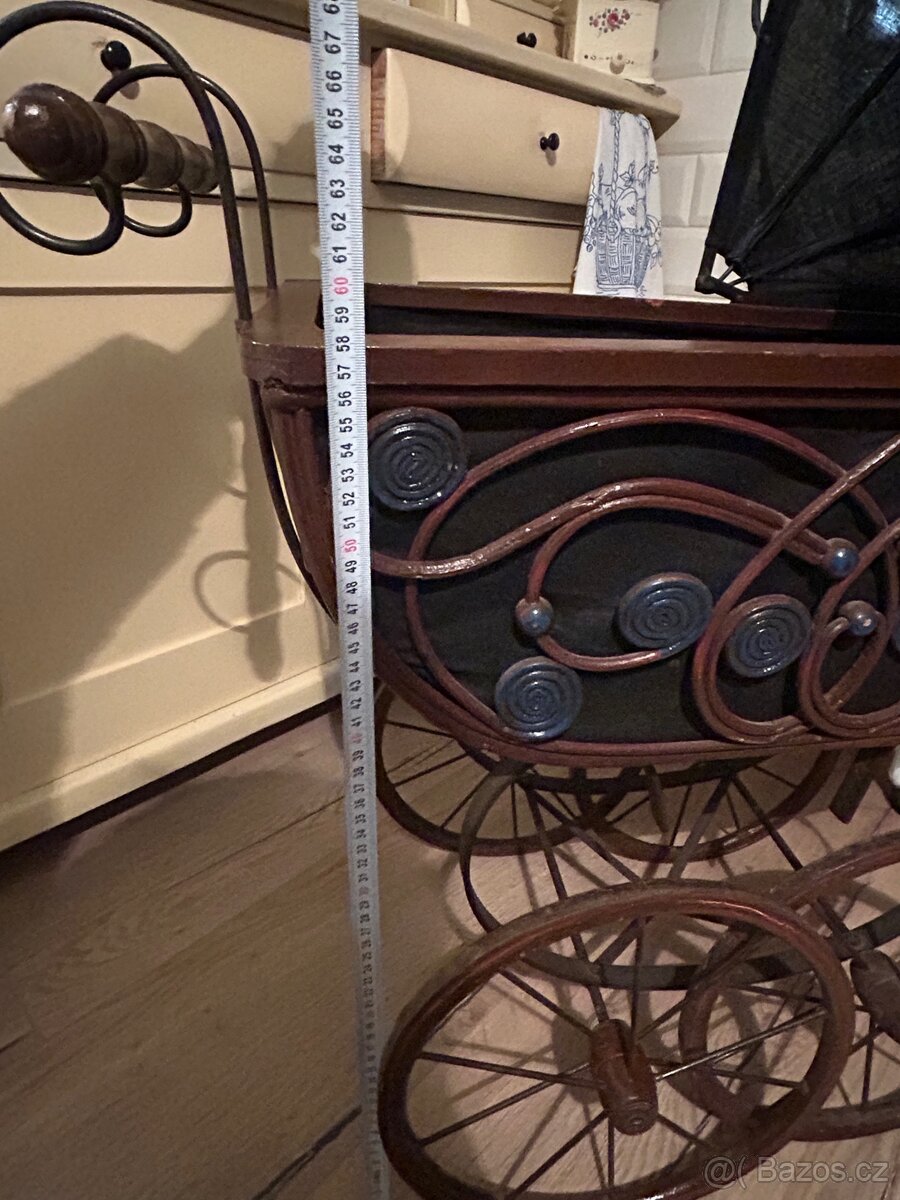 Krásný kočárek ve stylu 19.století (replika) - 8