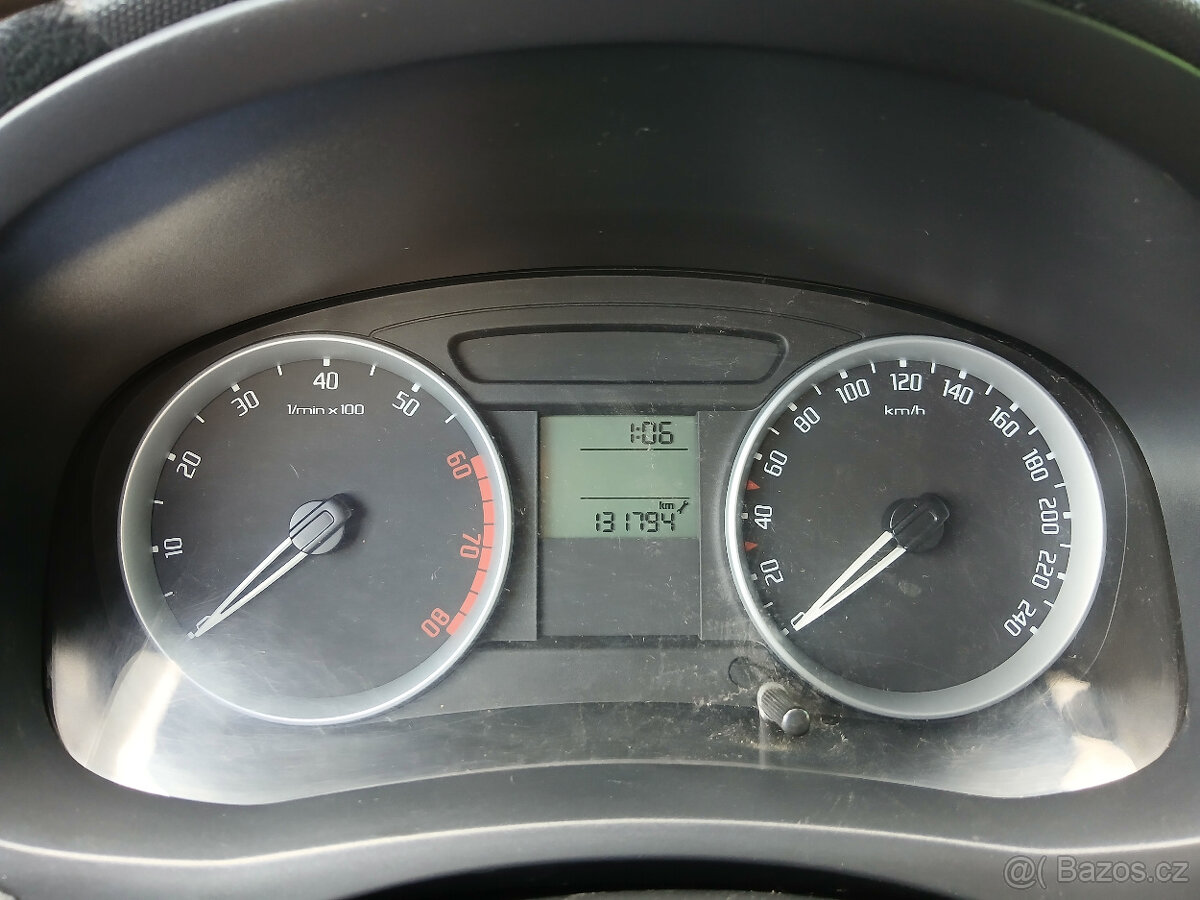 Škoda Fabia Combi 1.4 MÁLO NAJETO - 8