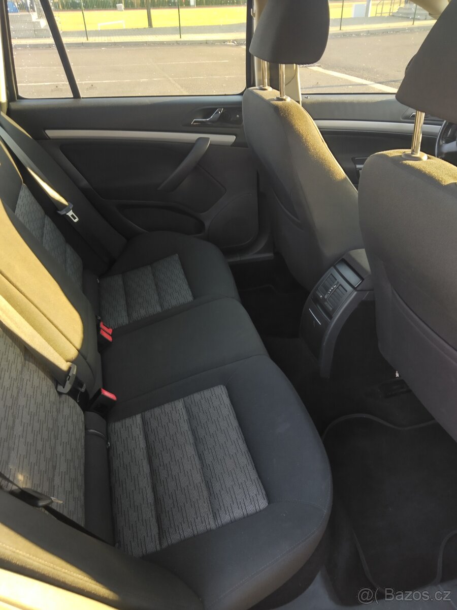 Škoda Octavia Combi TDI Ambition 4/2012 - 8