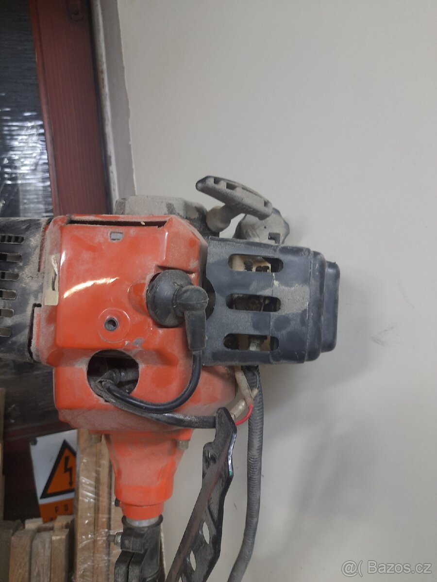 Prodám křovinořezy,motor 5.5kw - 8