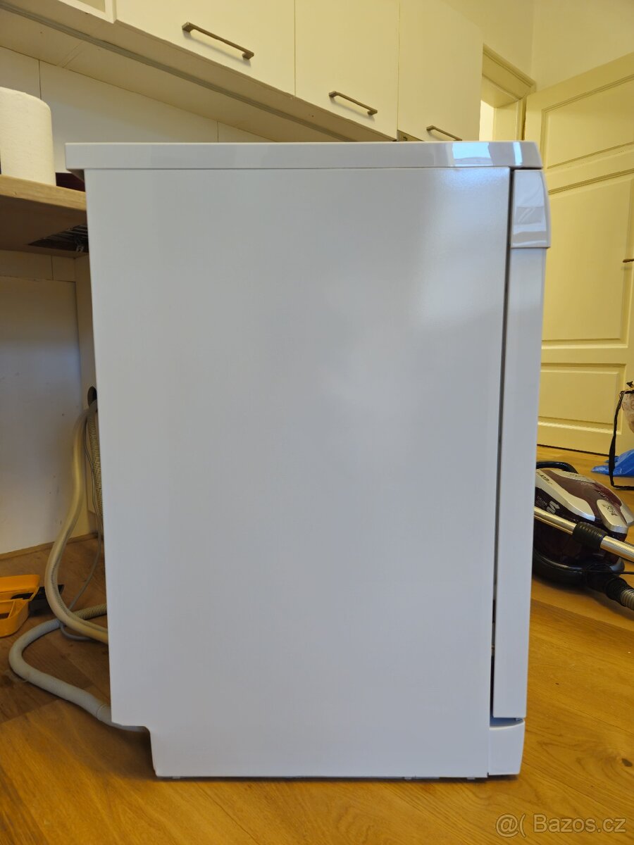 Myčka BOSCH Série 2 jako nová - 8