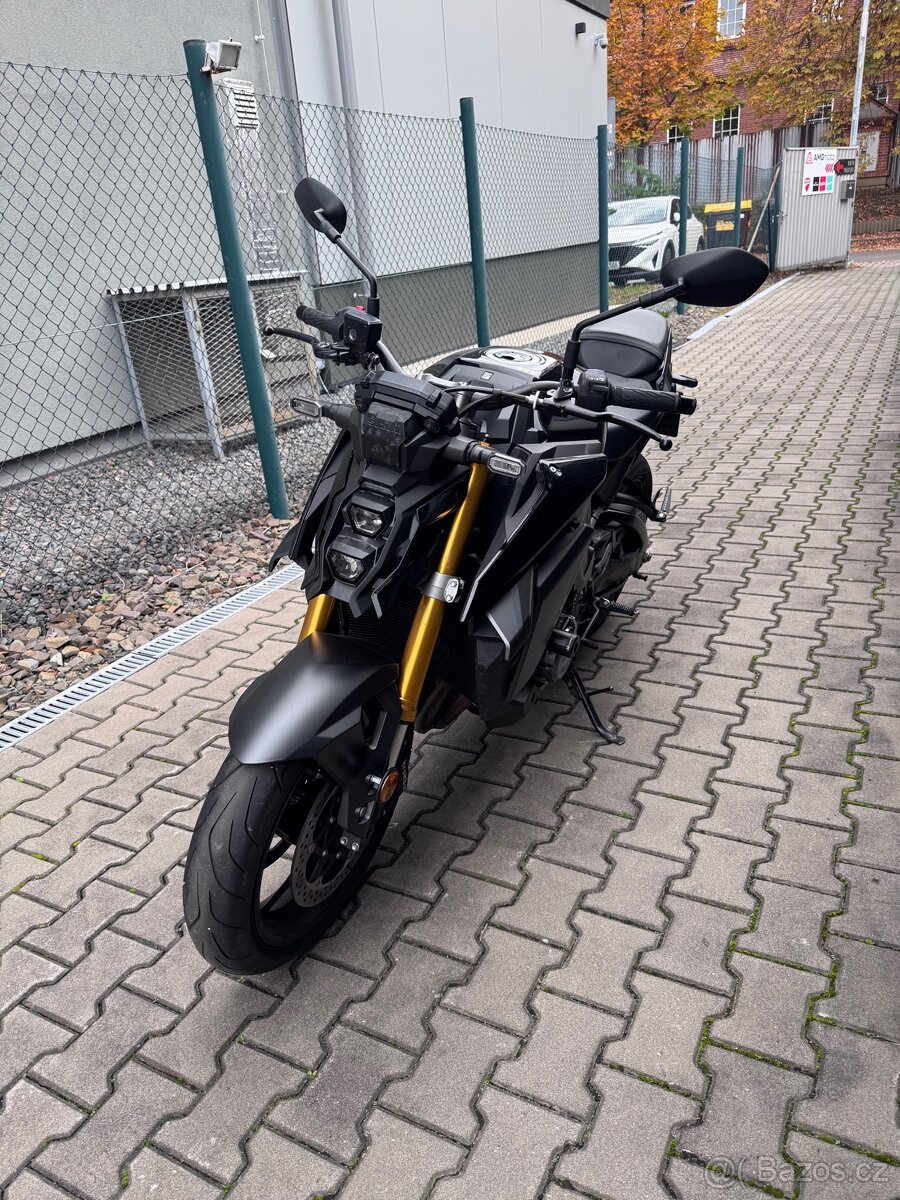 Suzuki GSX-S 1000 - 8