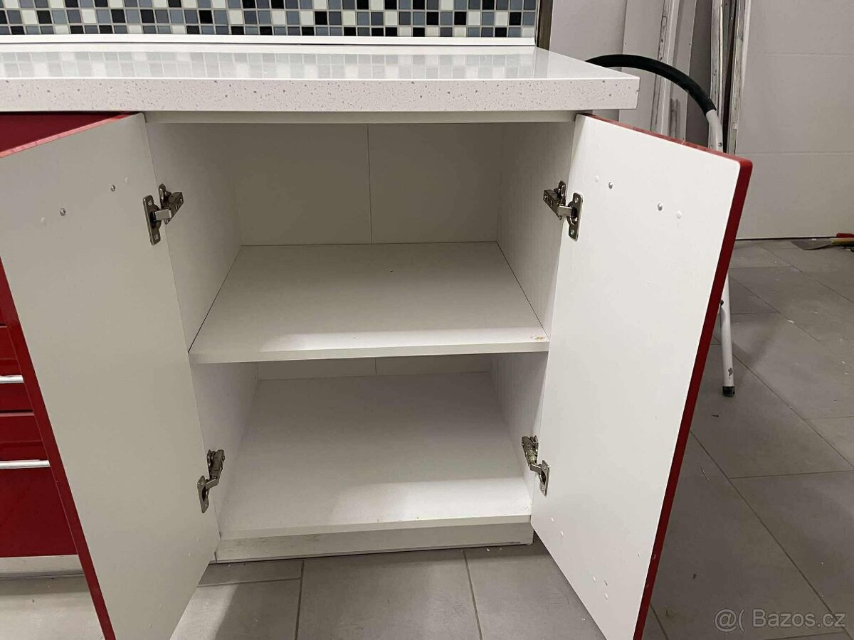 Kuchyňská linka vysoký lesk - 8