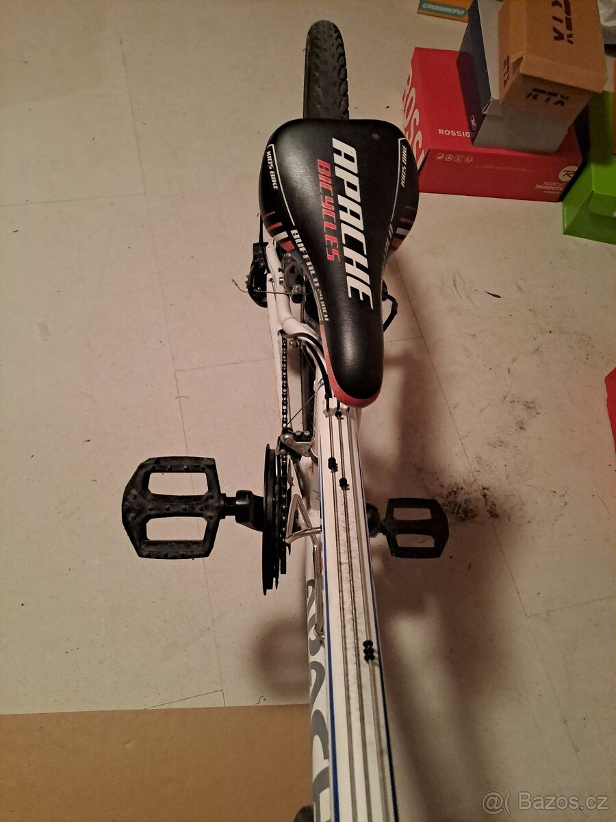 Junior kolo Apache, 24 palců - 8