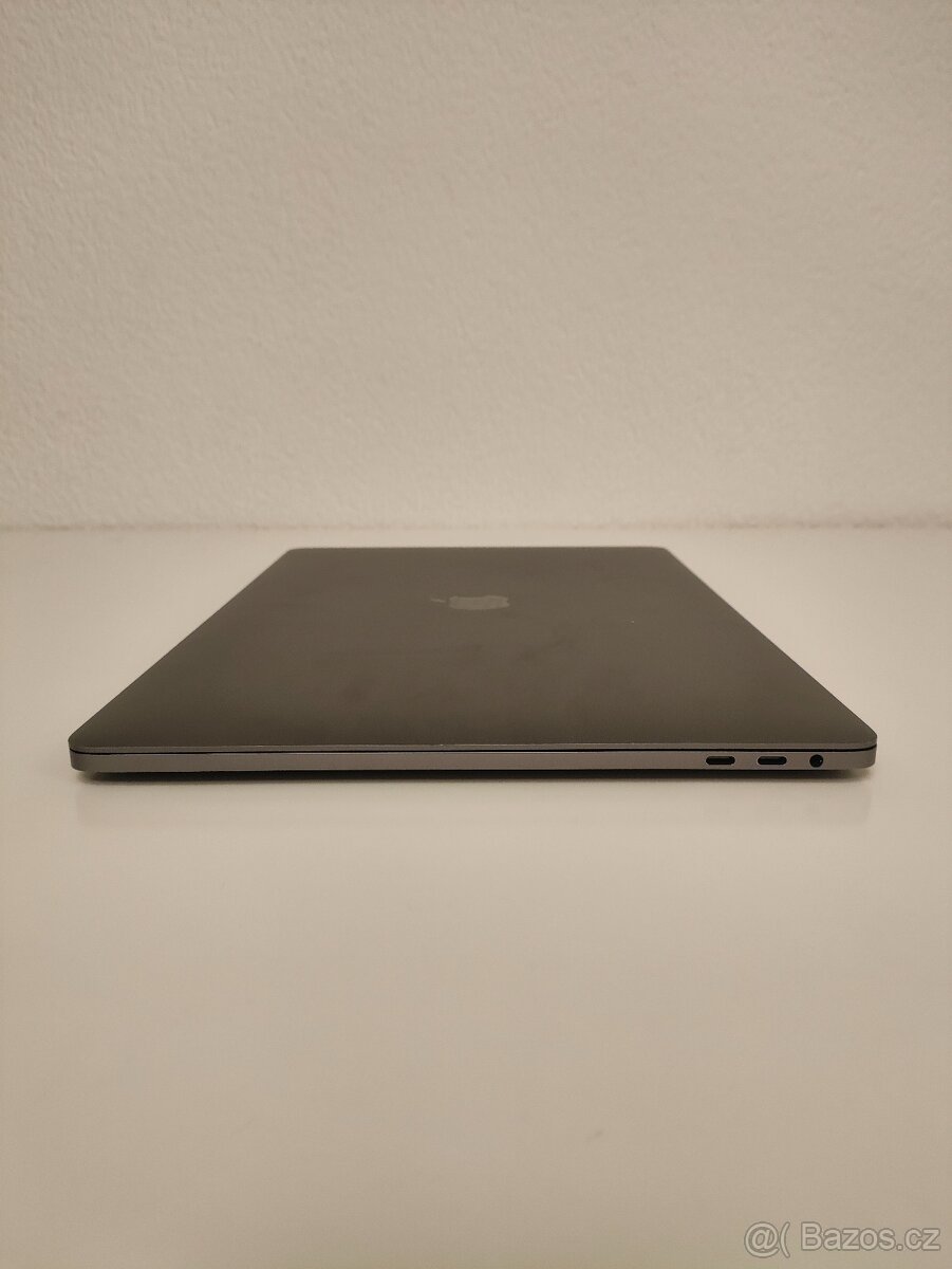 MacBook Pro 15" A1707 | i7 • 16GB • 512GB SSD - 8