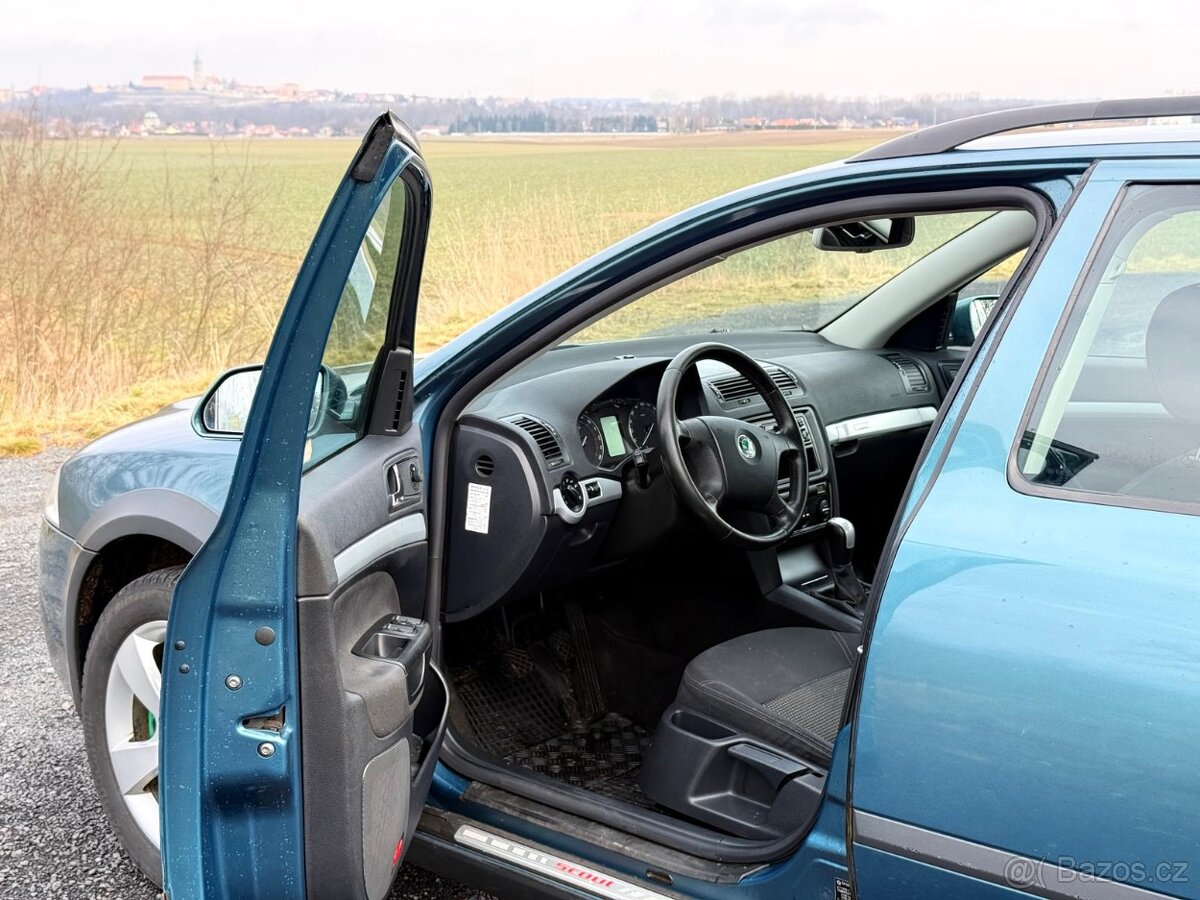 Škoda Octavia Scout II TDi - 8