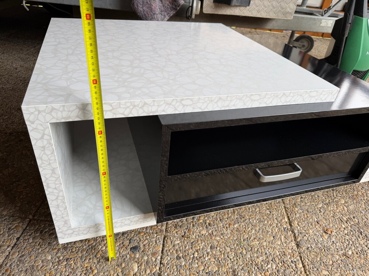 Konferencni stolek - 8