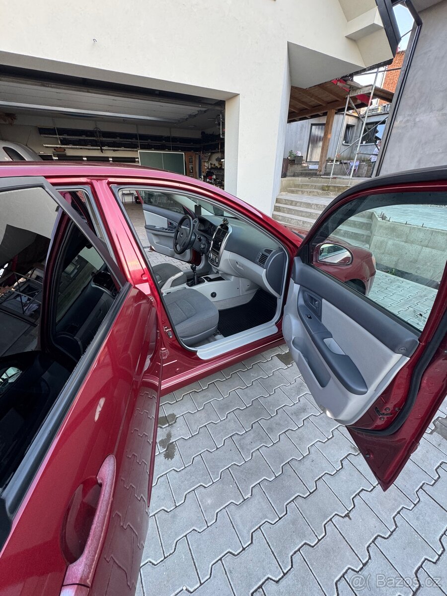 Kia Cerato - 8