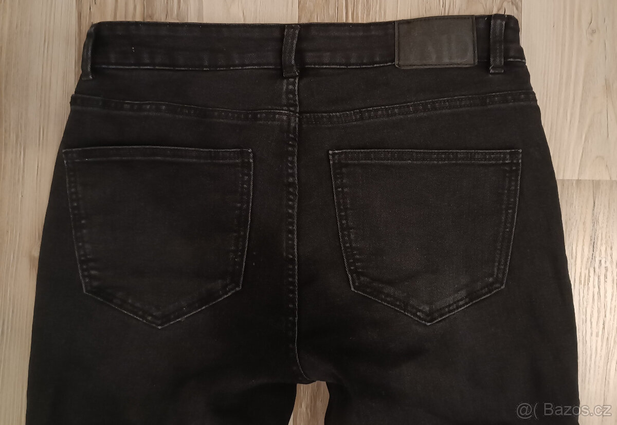 Dámské černo-šedé bootcut džíny Vero Moda - vel. M - 8