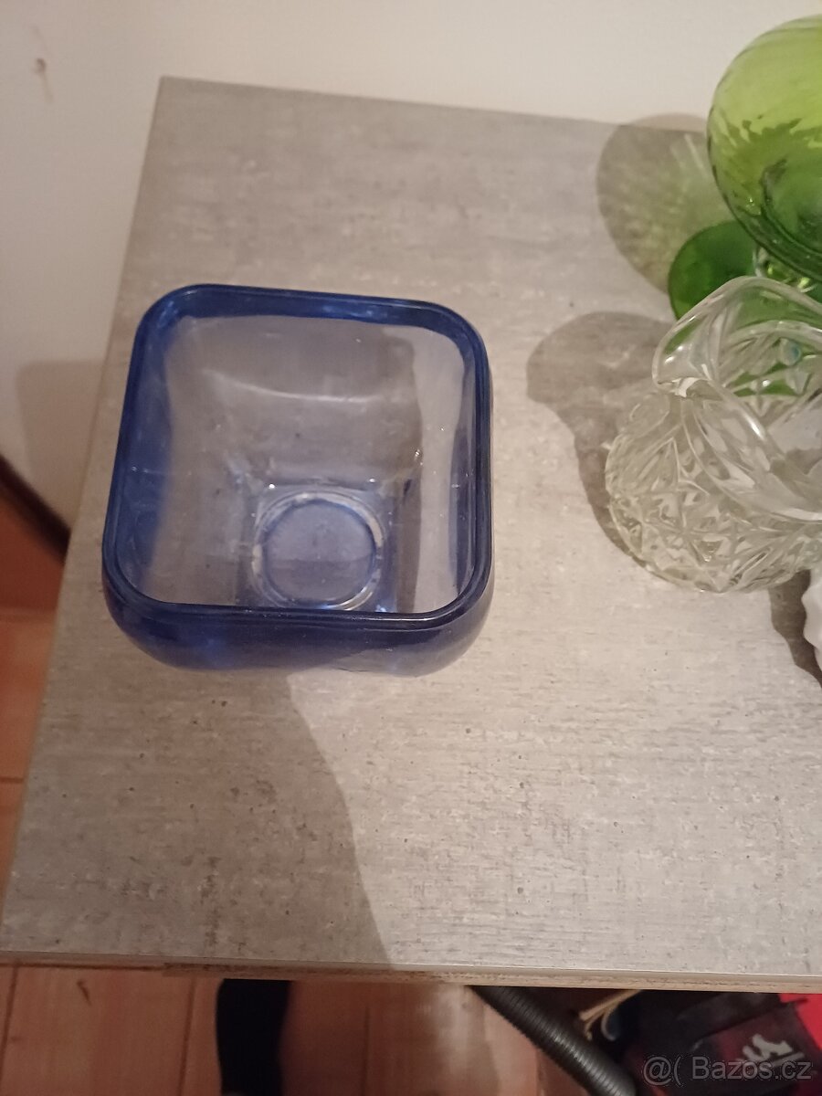 Sklo a porcelán - 8