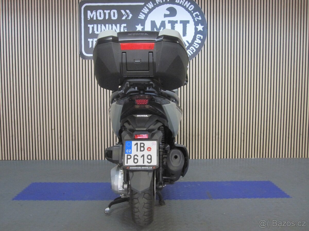 Honda Forza 350A - 8
