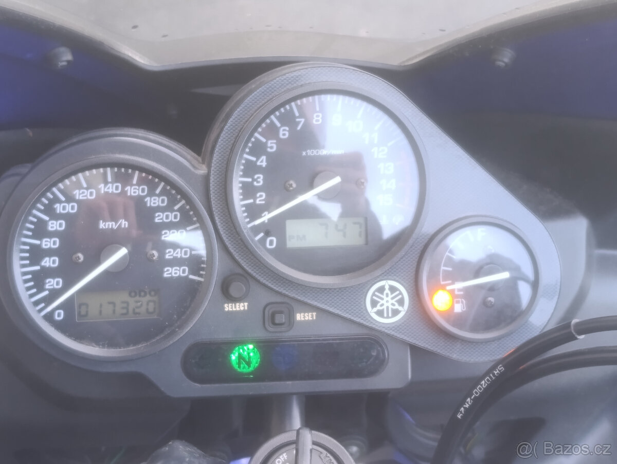 YAMAHA FAZER 600 - 8