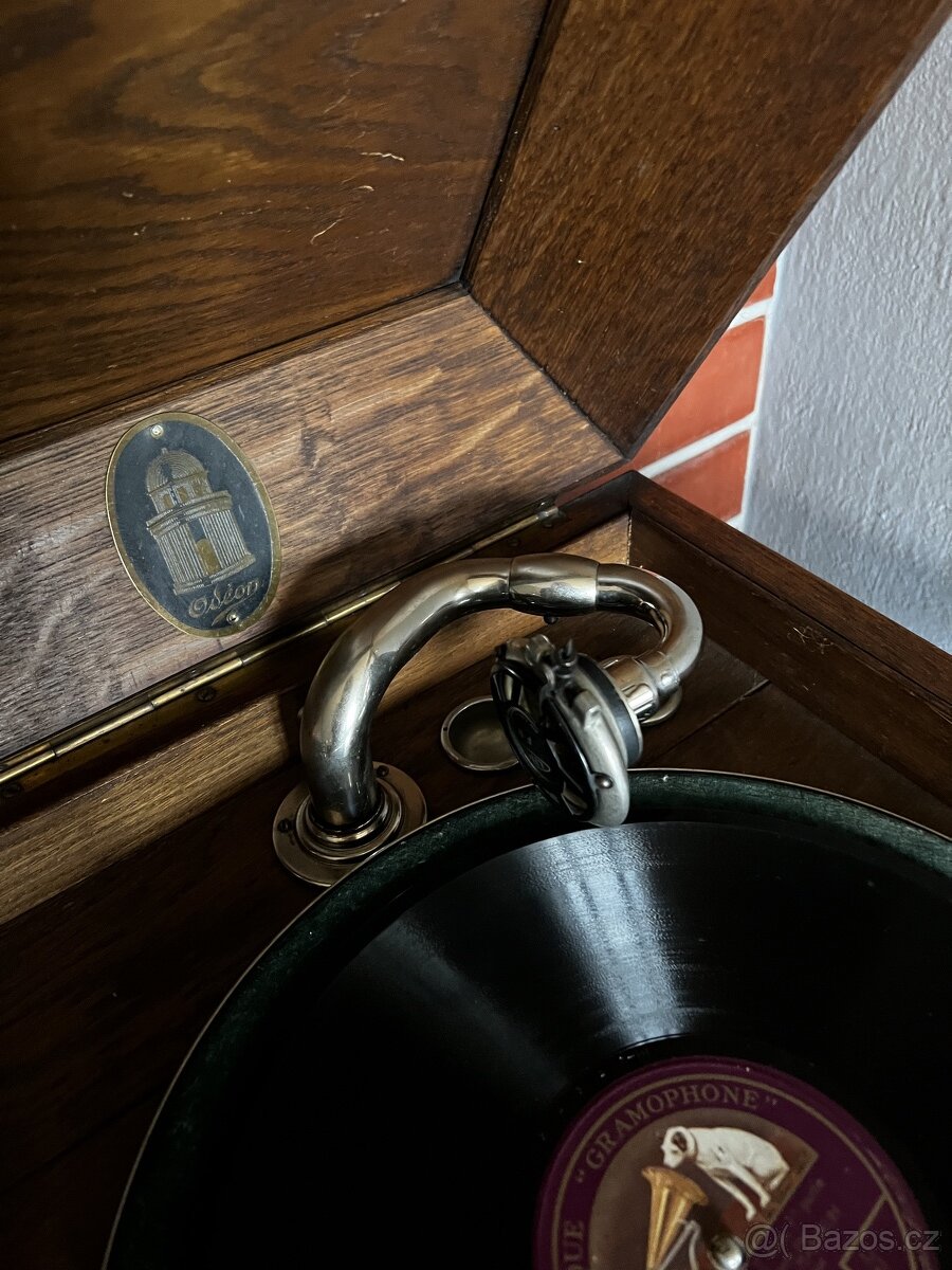 SKŘÍŇOVÝ GRAMOFON ODÉON - 8