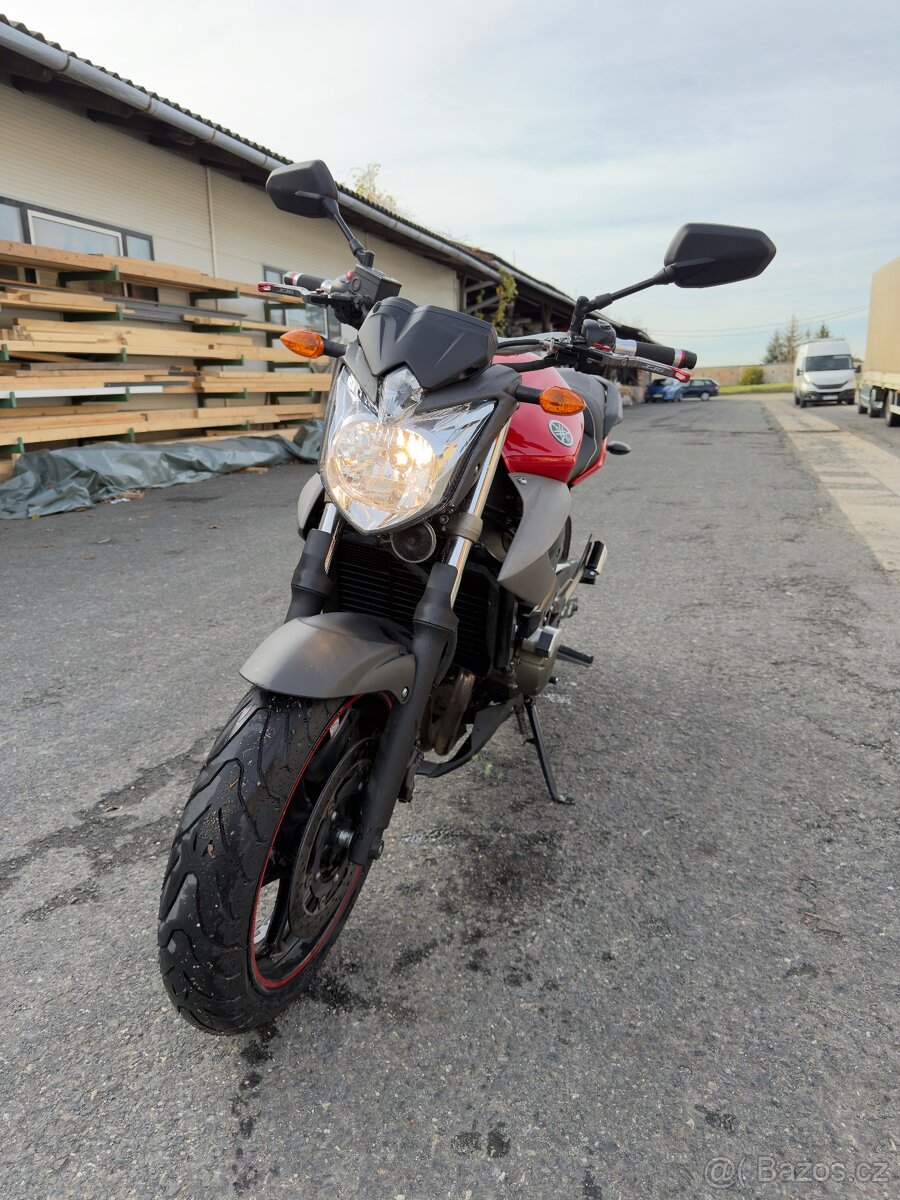 Yamaha XJ6 - 8