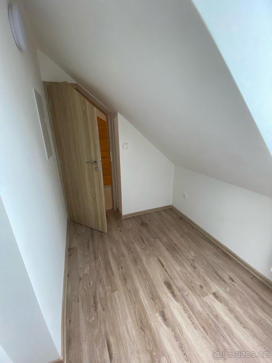 Pronájem bytu 1kk (28m2) - 8