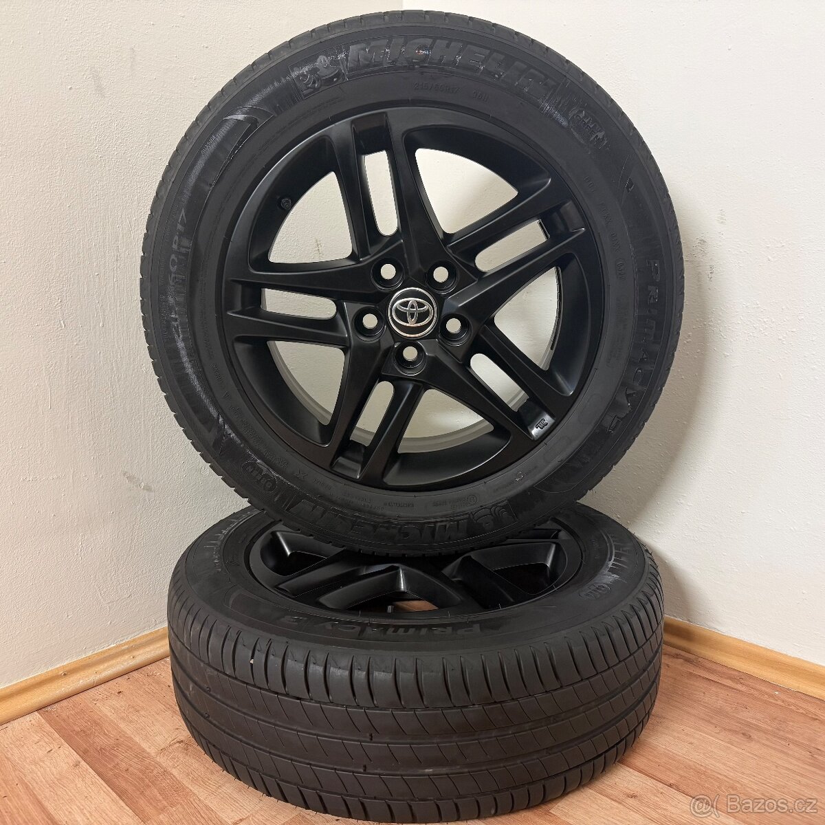 TOYOTA CH-R 5x114,3 R17 ET45+LETNÍ 215/60R17 6mm - 8