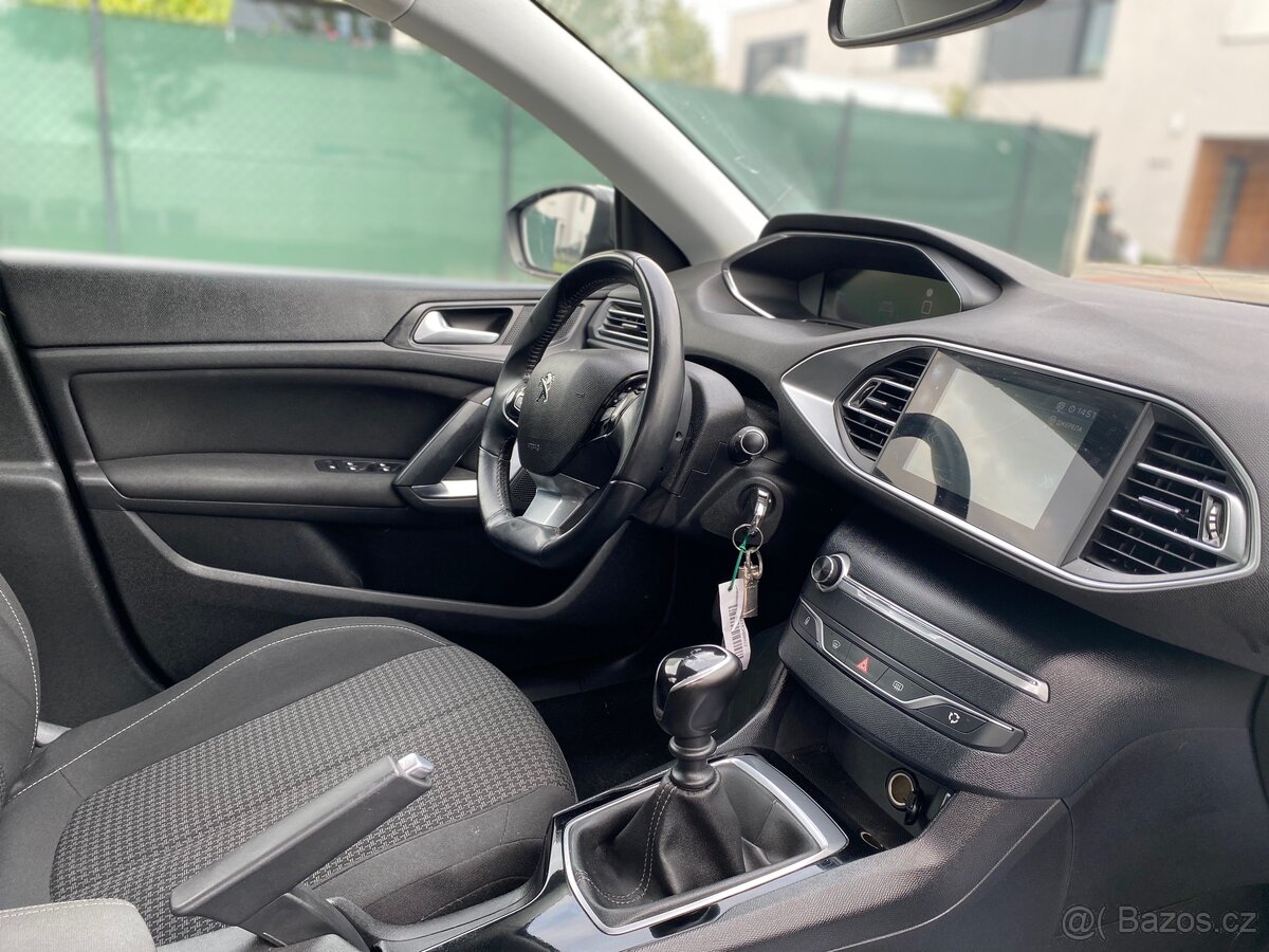 Peugeot 308 2021 rok - 8