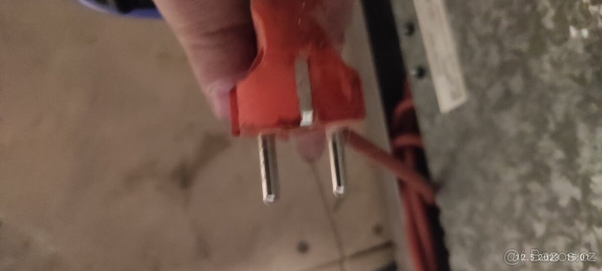 Dřez s 2 plotýnkovým vařičem a vodovodní baterií - 8