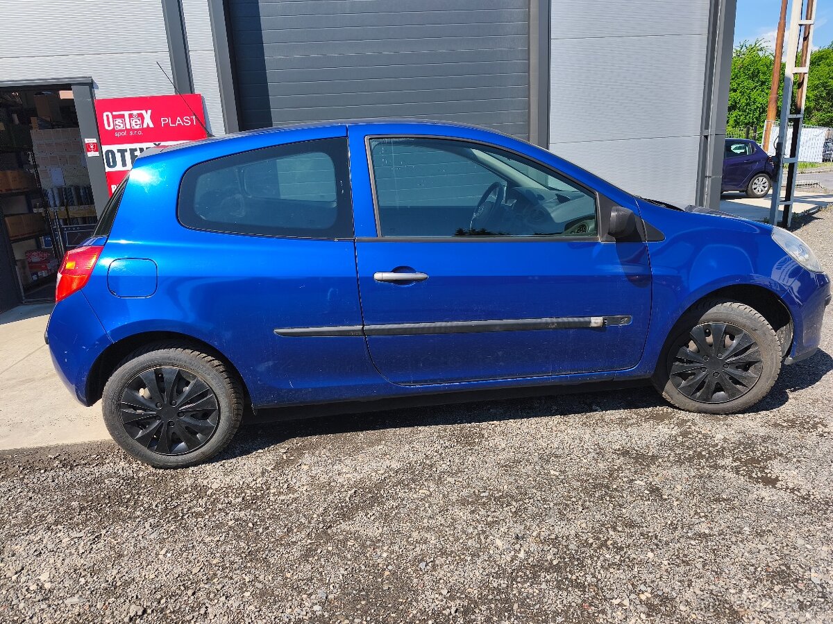 Renault Clio 1.2i - 8