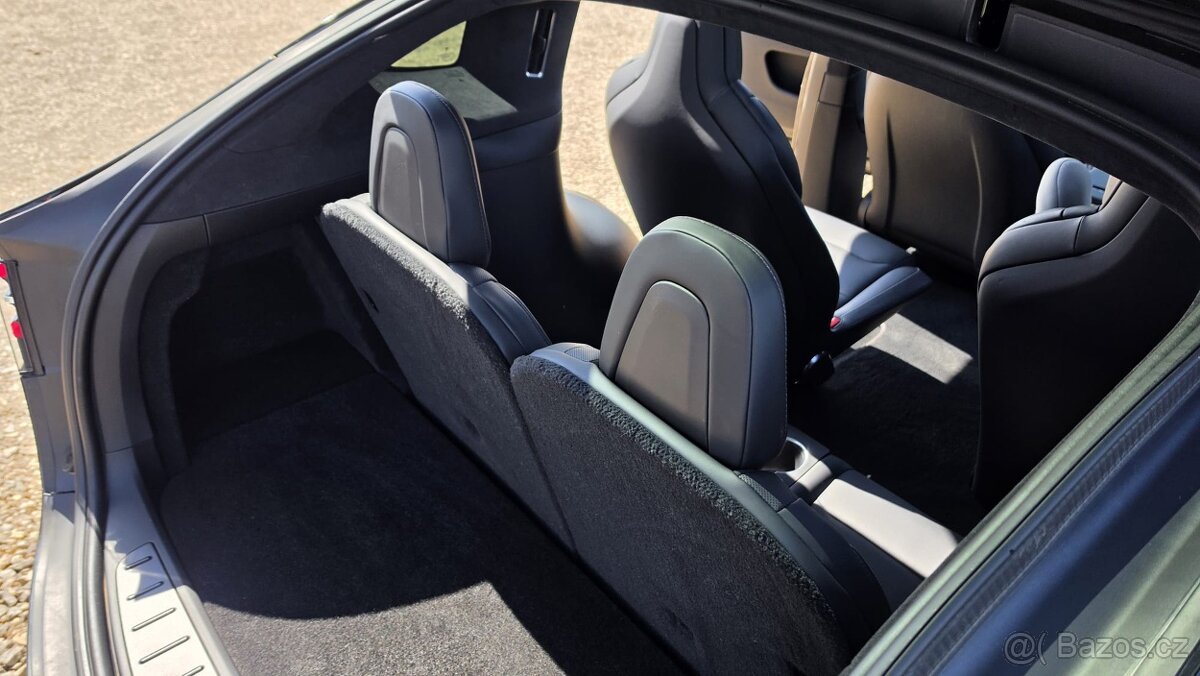 Tesla Model X Plaid 1020 koní - 8