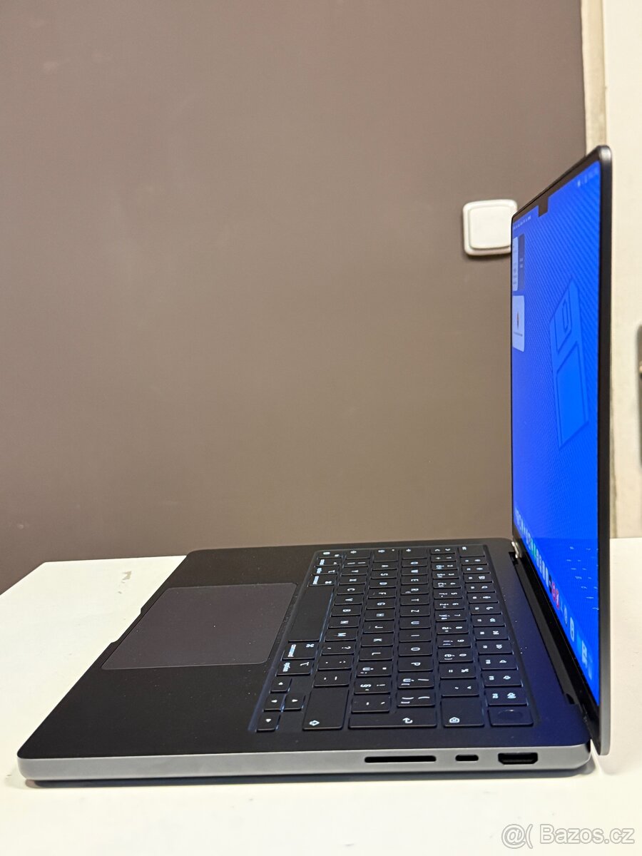 MacBook Pro M4 2024/16GB RAM/M4/512GB SSD/Záruka - 8