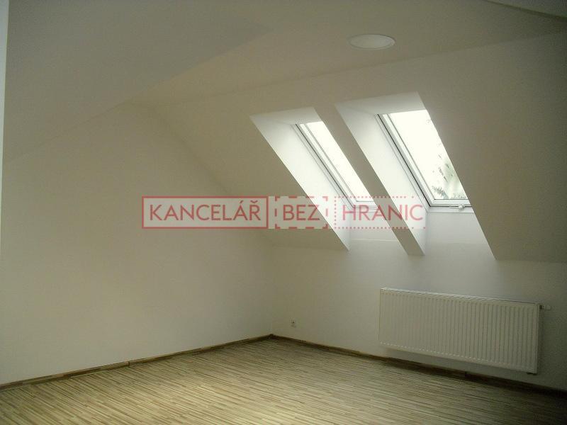 Pronájem podkrovního bytu,78 m2,Hluk - 8