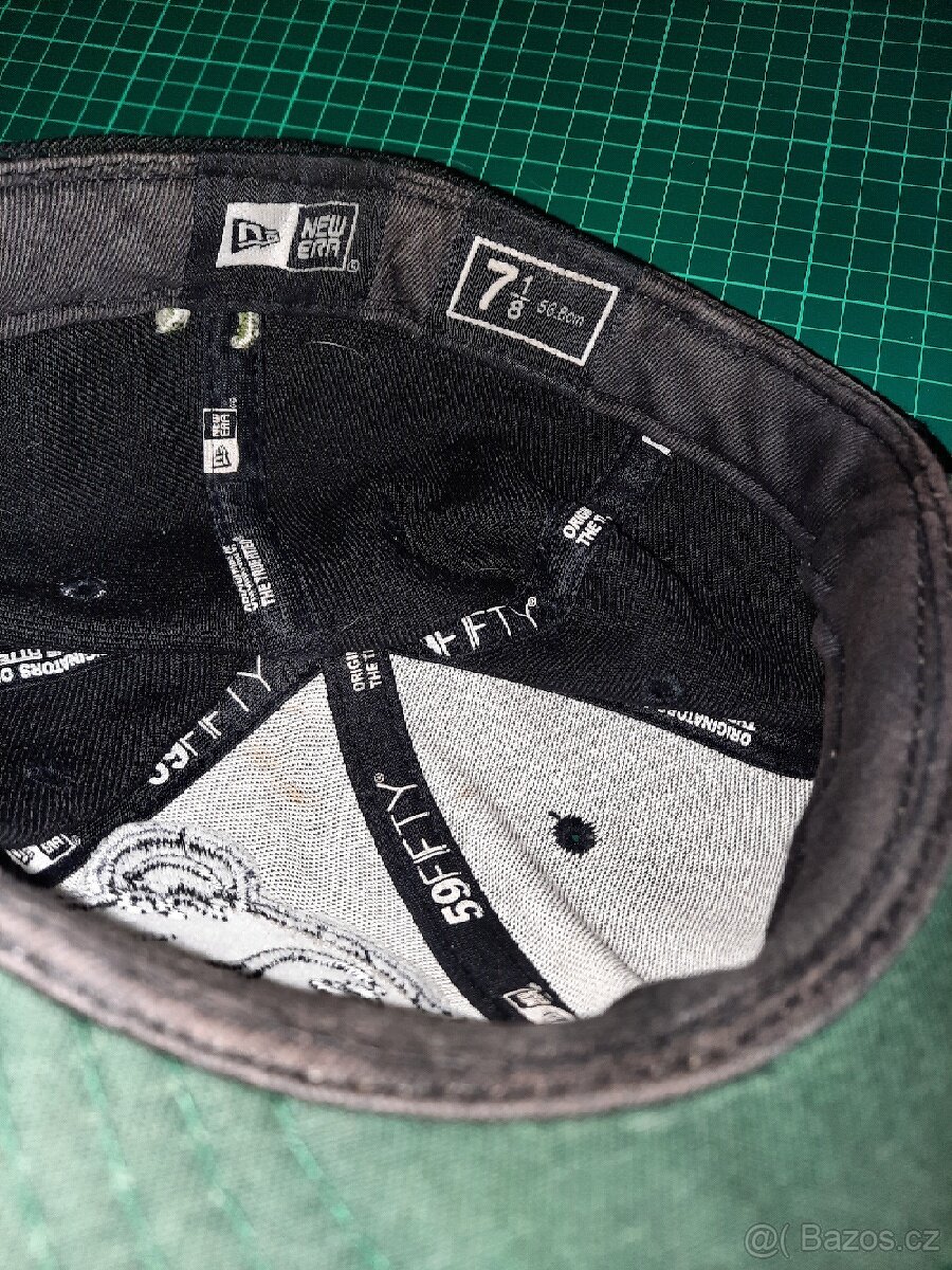 Prodam cepice celkem 5ks - 8