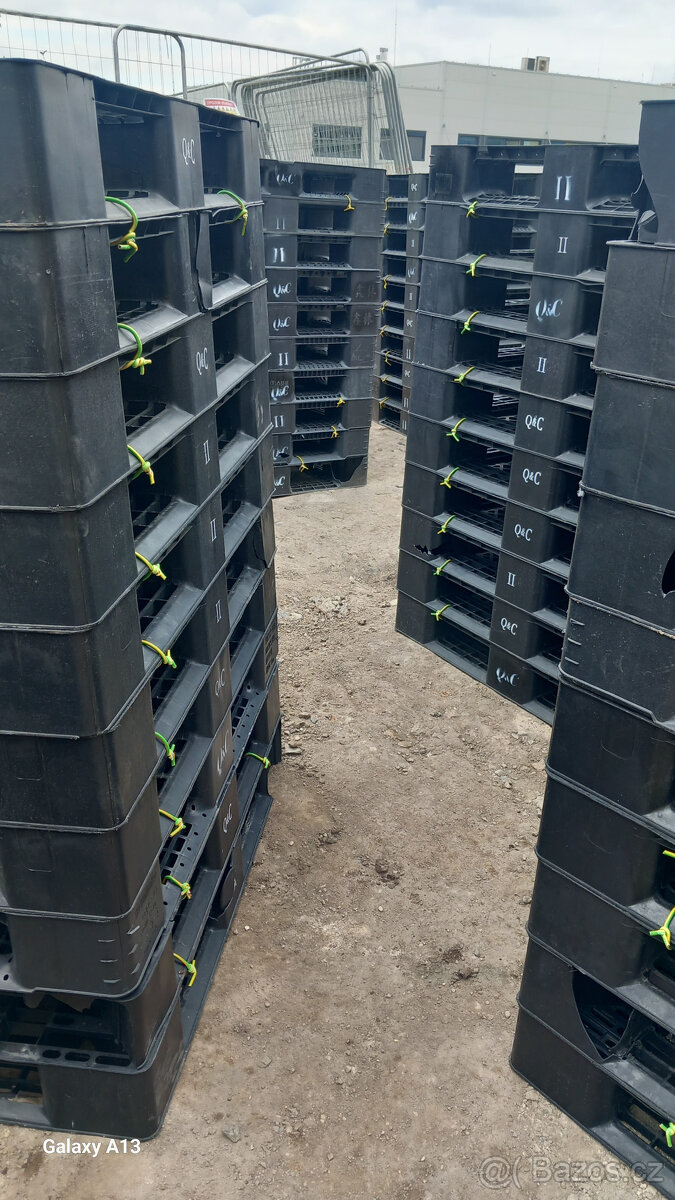 Plastové palety pod dřevo - 8