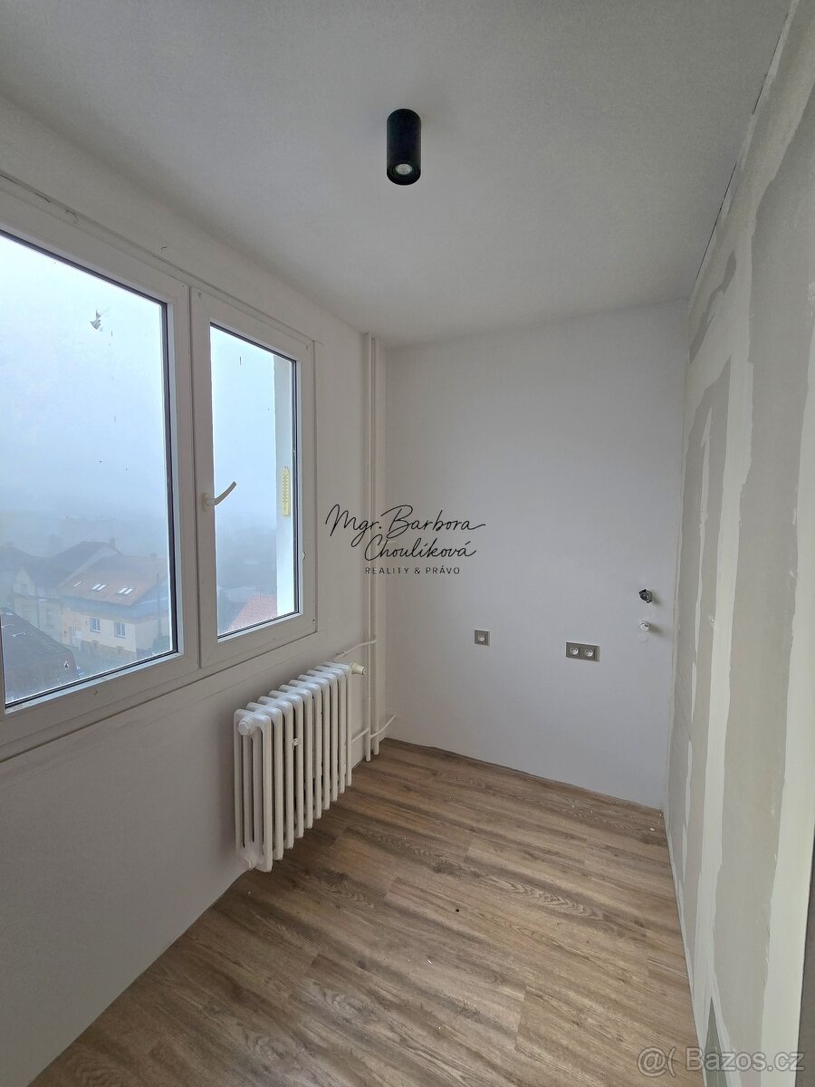 Prodej kompletně zrekonstruovaného bytu 2+1 s balkonem, v ul - 8