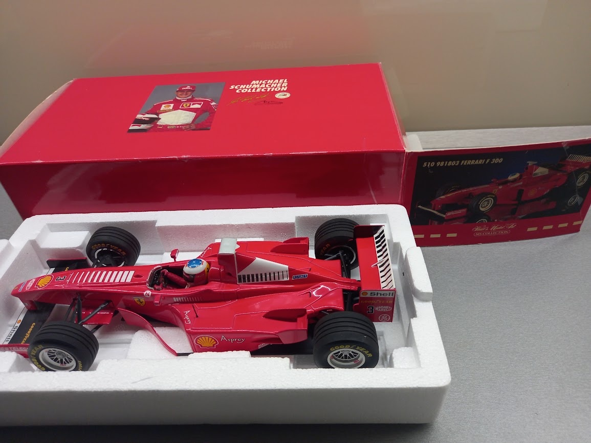 F1 FERRARI F300 1998 MICHAEL SCHUMACHER MINICHAMPS 1:18 - 8