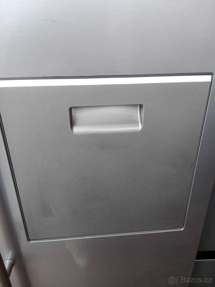 Americka lednice Samsung A+++ - 8