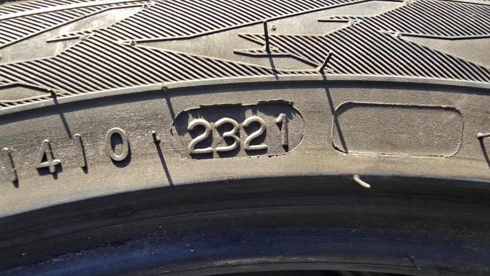 Zimní pneu 225/40/18 Nokian - 8