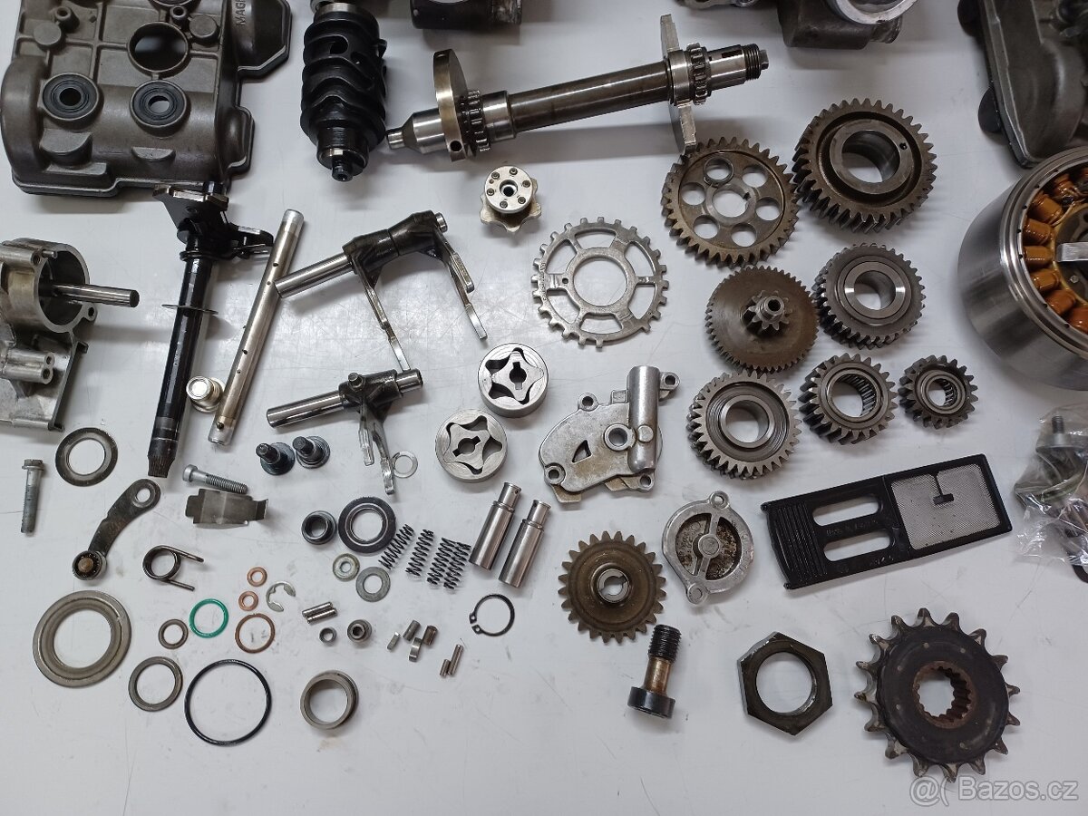 KTM LC8 950 - MOTOR NA DÍLY - 8