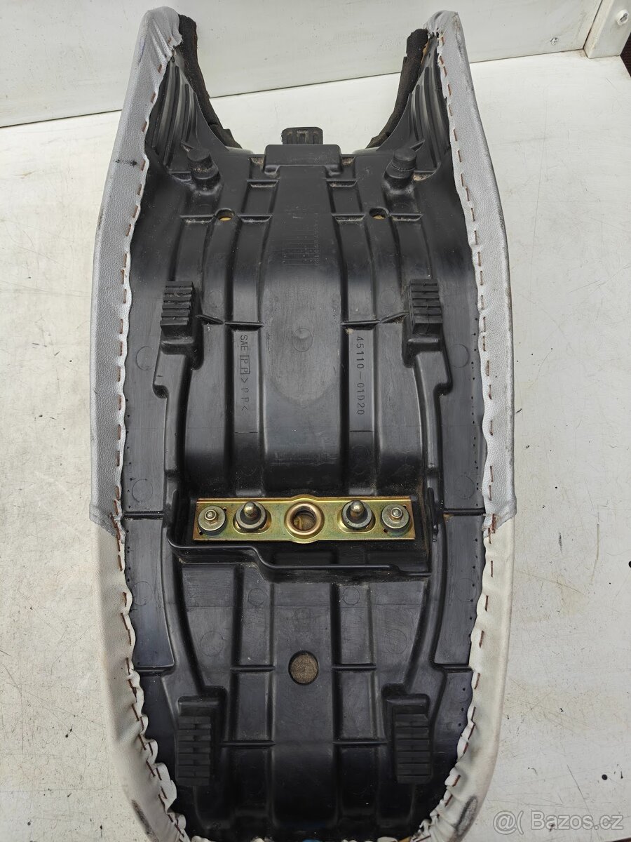 Suzuki GS 500 - plasty - sedačka - 8