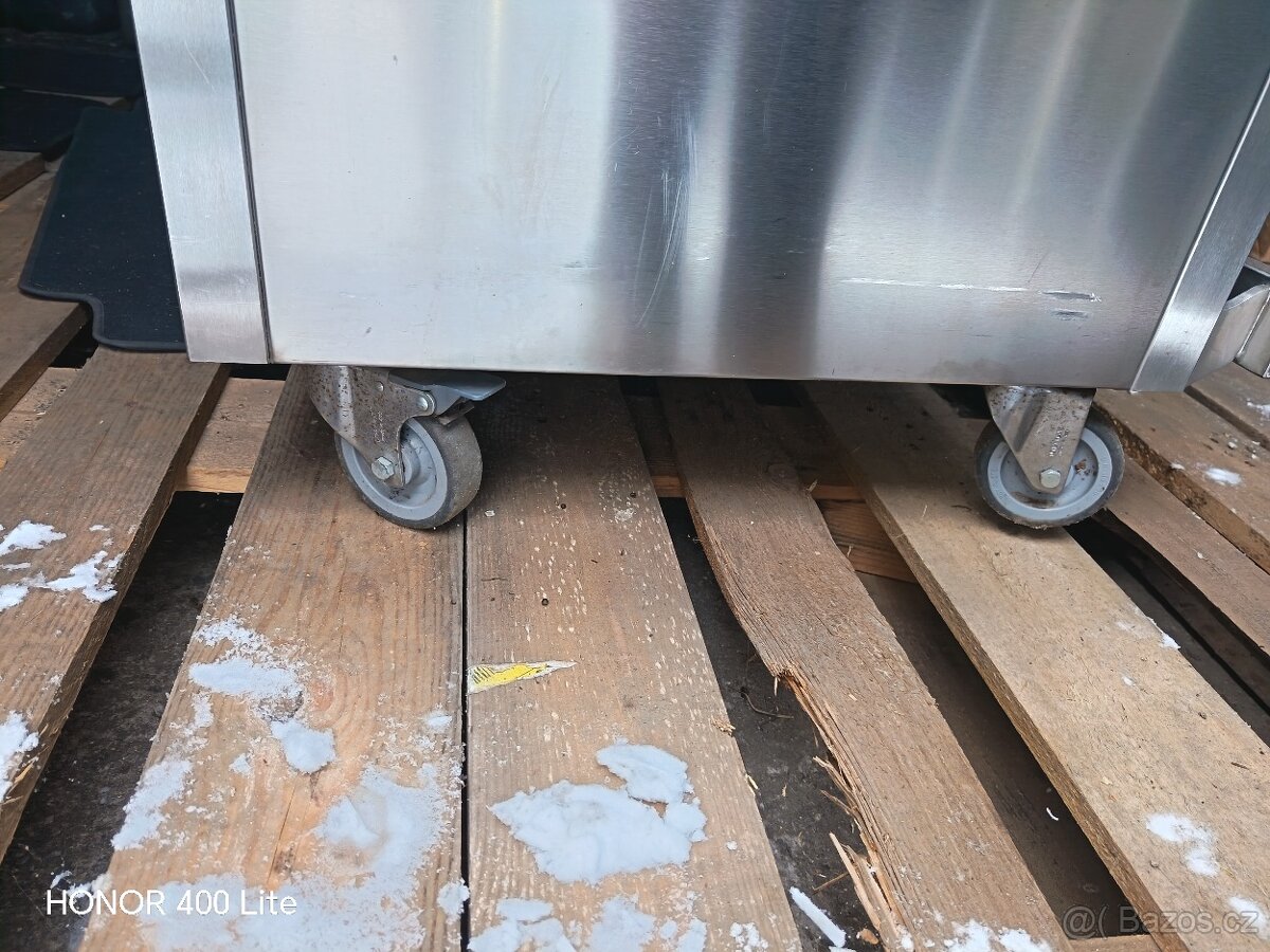 nerezovy pracovni stul - 8