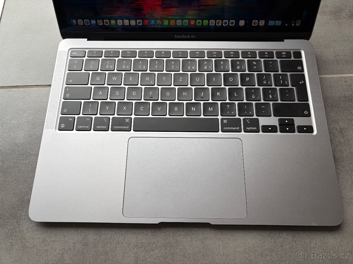 Macbook Air M1 8/256 GB Space Grey - 8