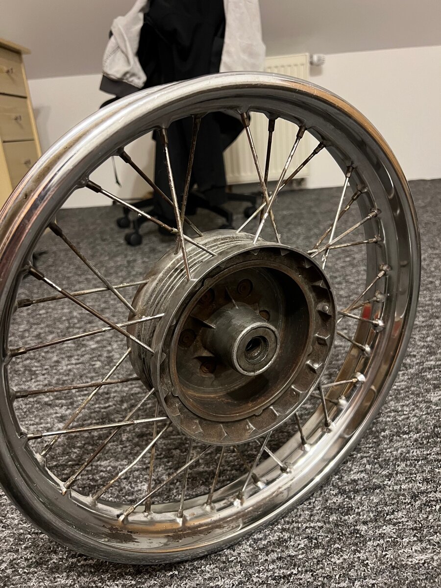 Kolo jawa 175/356 - 8