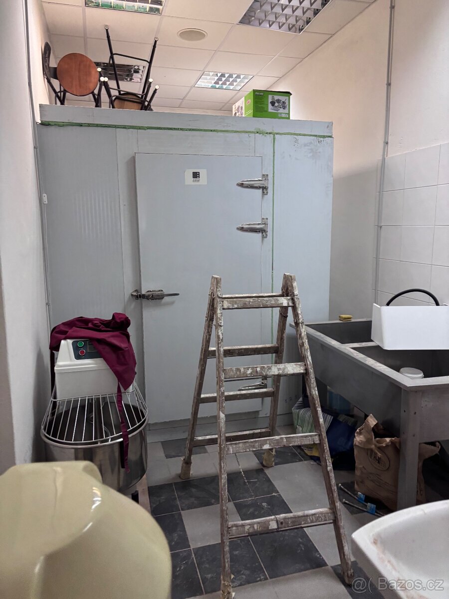 Prostor pro restaurace, rychlé občerstvení - 8