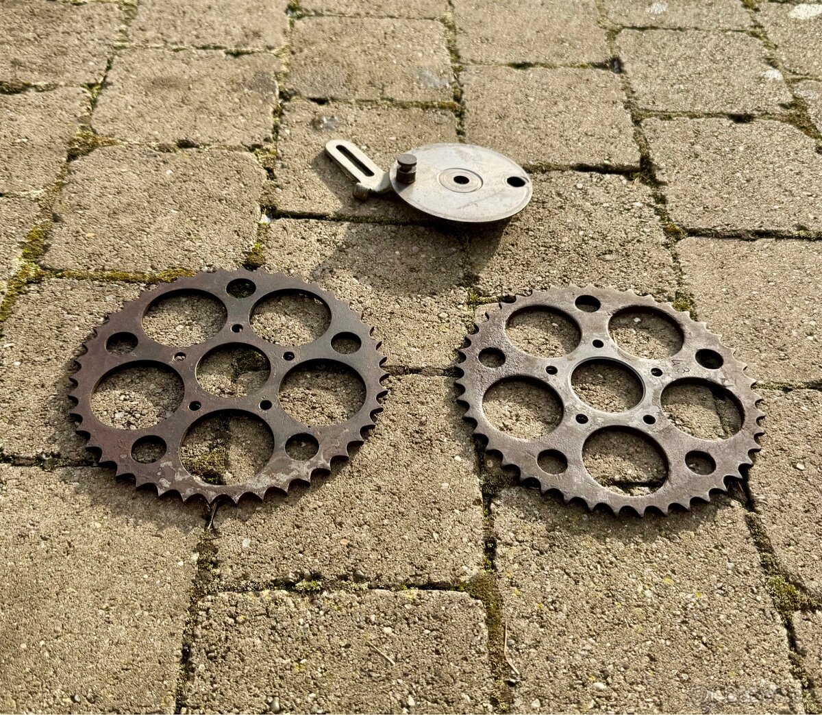 Jawa 100 Robot - rozety - 8