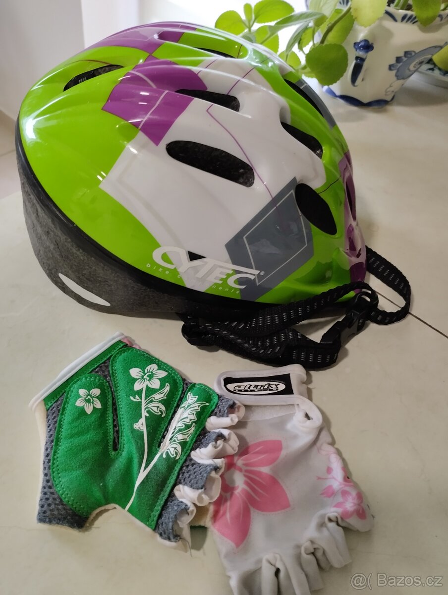 Přilba a rukavice - 8