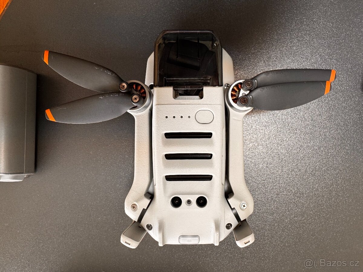 DJI Mini 2 SE Fly More Combo - 8